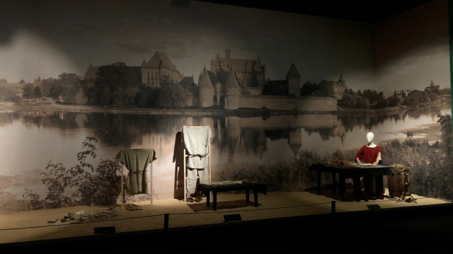 Historyczny warsztat bursztynnika odtworzony przez eryka popkiewicza. fot. sebastian tajl