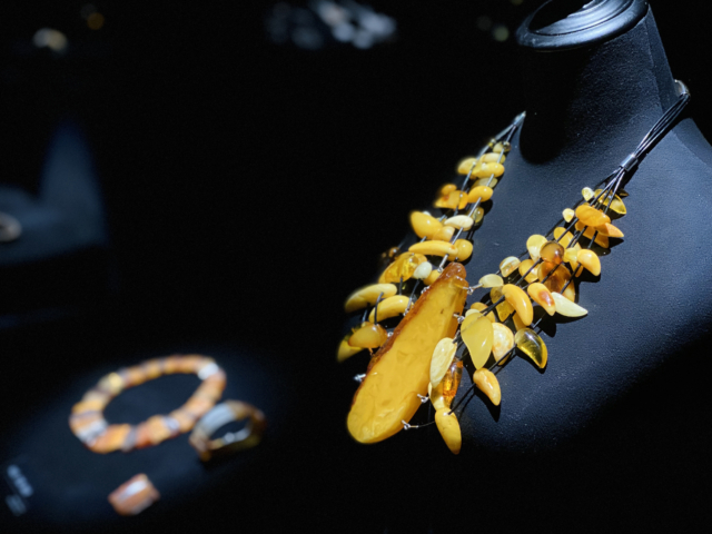 Naszyjnik autorstwa aleksandra gliwińskiego. fot. sebastian tajl