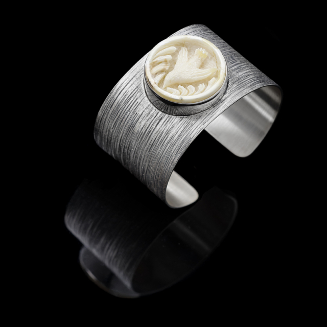 Biżuteria: dorota cenecka & rzeźba: przemysław kuś