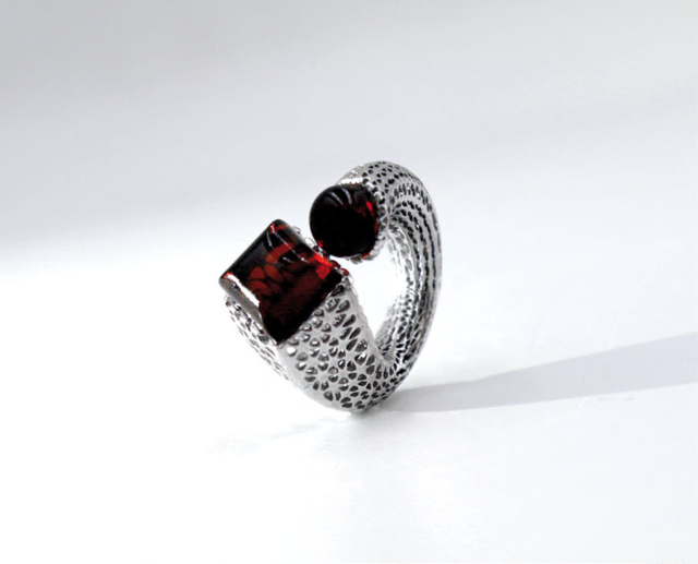 Marta flisykowska: pierścionek bursztyn bałtycki, srebro (cad / cam)