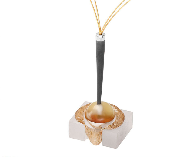 Elżbieta i marek pawłowscy: naszyjnik bursztyn bałtycki, polimer, stal