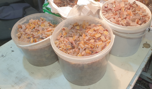 Bursztynowe cegiełki. fot. biurorekordow.pl