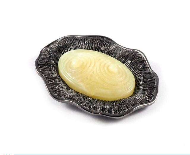 Chilli jewellery: wisior bursztyn bałtycki, srebro rodowane, diamenty